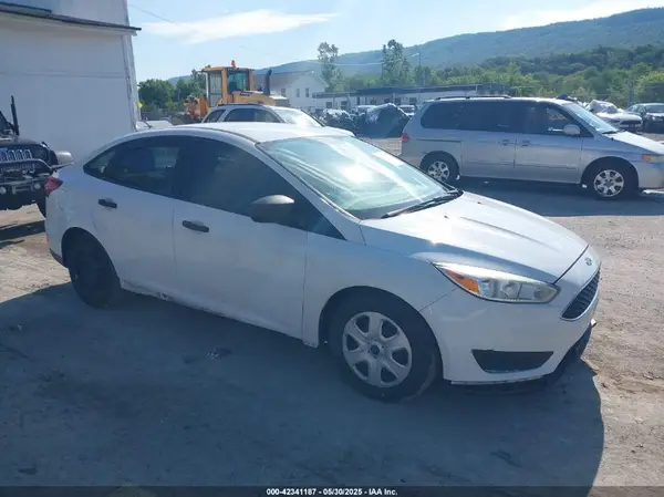 1FADP3E22HL242670 2017 FORD FOCUS - Image 1