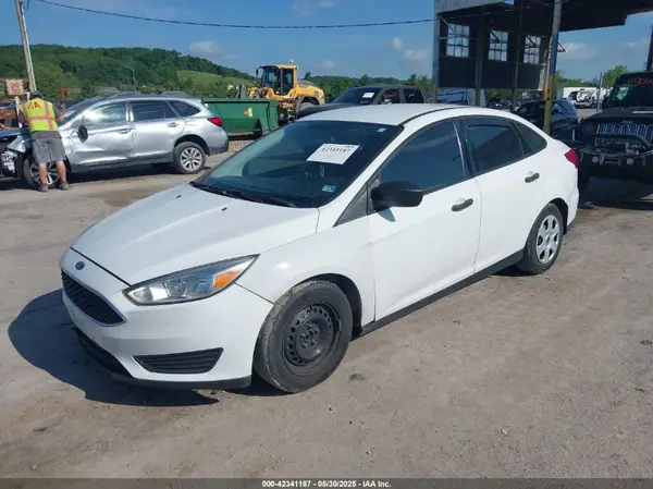 1FADP3E22HL242670 2017 FORD FOCUS - Image 2