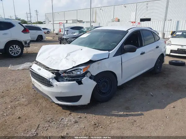1FADP3E22HL277645 2017 FORD FOCUS - Image 2