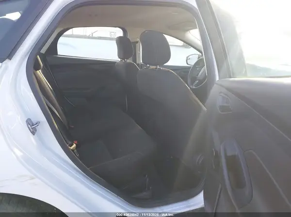 1FADP3E22HL282604 2017 FORD FOCUS - Image 8