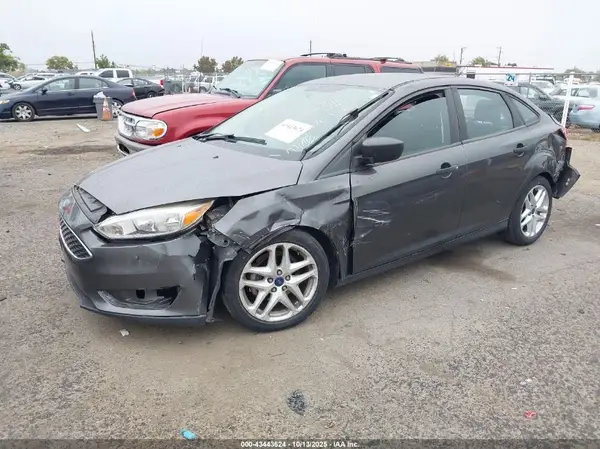 1FADP3E22HL329145 2017 FORD FOCUS - Image 2