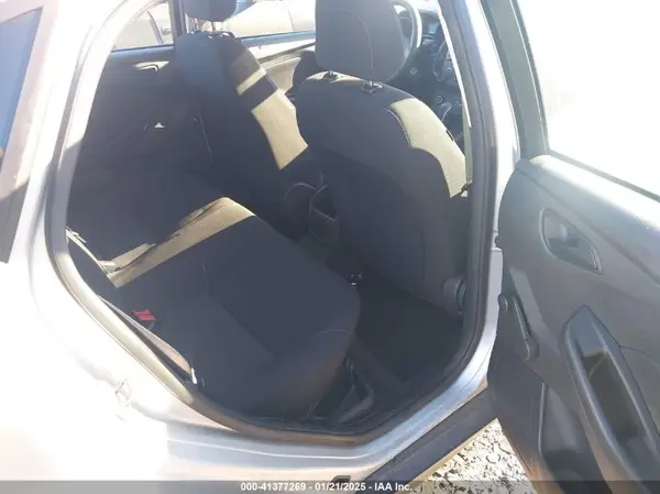 1FADP3E22JL260575 2018 FORD FOCUS - Image 8
