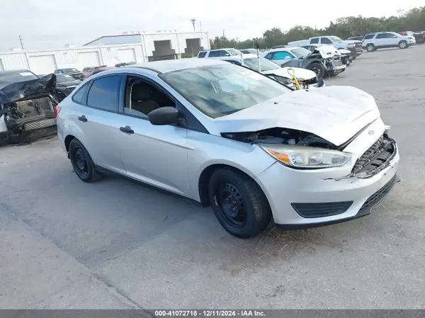 1FADP3E22JL321357 2018 FORD FOCUS - Image 1
