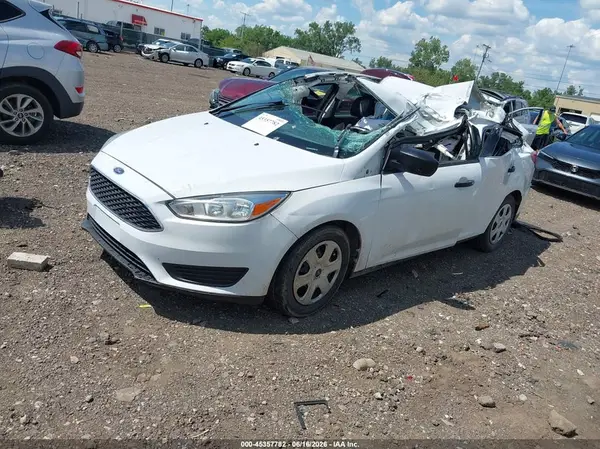 1FADP3E22JL326459 2018 FORD FOCUS - Image 2
