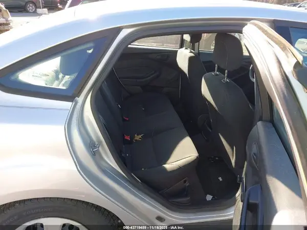 1FADP3E23HL218300 2017 FORD FOCUS - Image 8