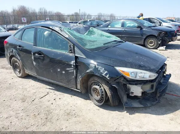 1FADP3E23HL301404 2017 FORD FOCUS - Image 1