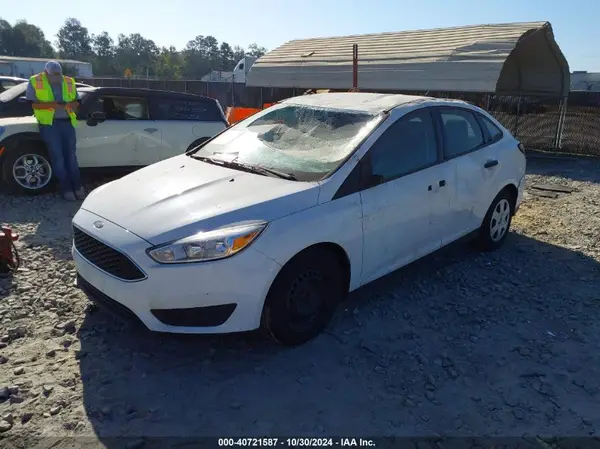1FADP3E23JL249097 2018 FORD FOCUS - Image 2