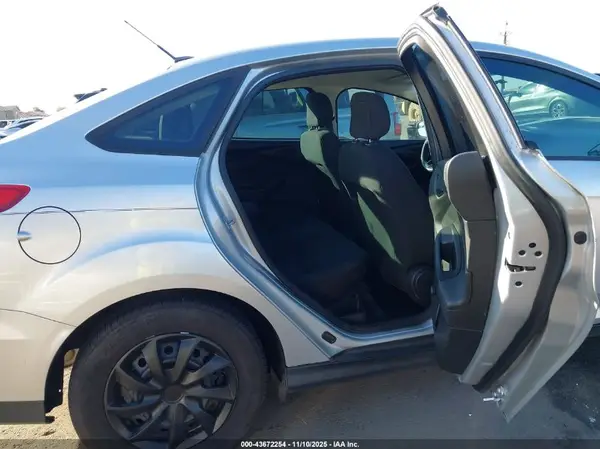 1FADP3E23JL260892 2018 FORD FOCUS - Image 8
