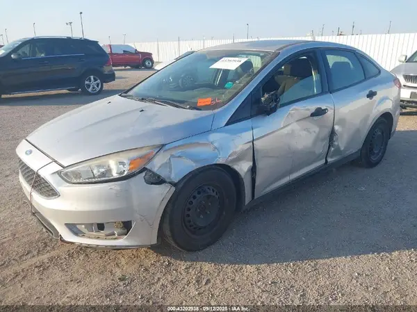 1FADP3E23JL277384 2018 FORD FOCUS - Image 2