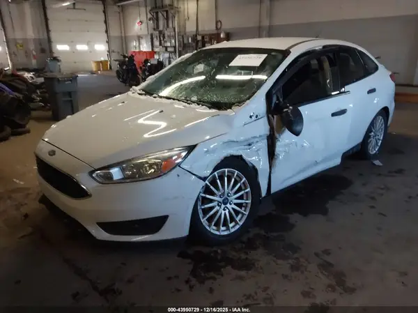 1FADP3E24GL232852 2016 FORD FOCUS - Image 2