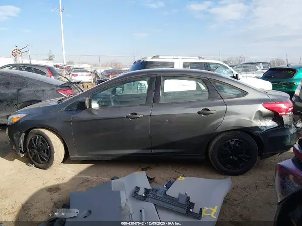 1FADP3E24GL237906 2016 FORD FOCUS - Image 2