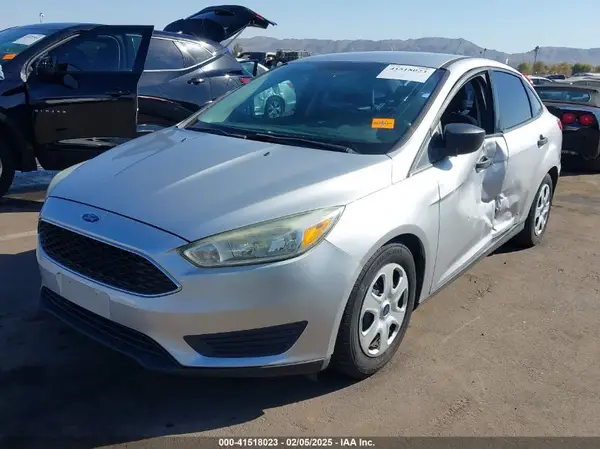 1FADP3E24GL276012 2016 FORD FOCUS - Image 2