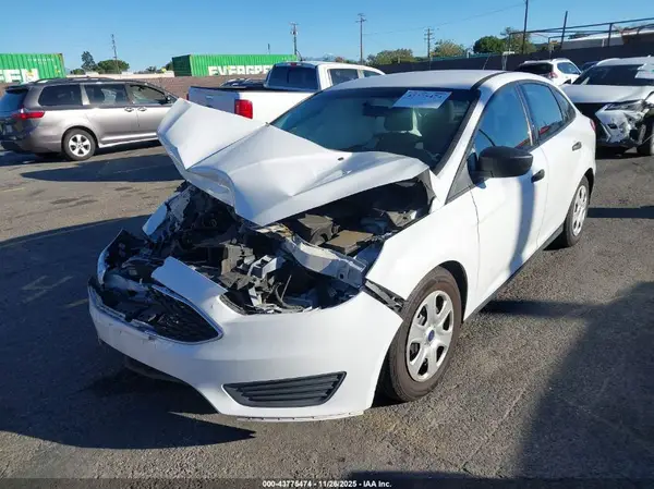 1FADP3E24GL339397 2016 FORD FOCUS - Image 2