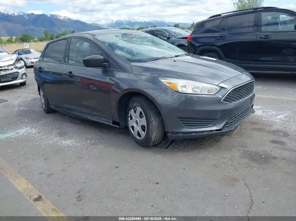 1FADP3E24GL379740 2016 FORD FOCUS - Image 1
