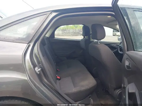 1FADP3E24HL301329 2017 FORD FOCUS - Image 8