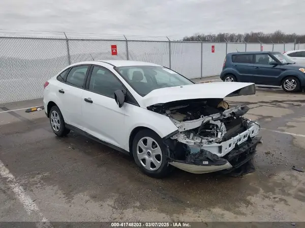 1FADP3E24HL307261 2017 FORD FOCUS - Image 1