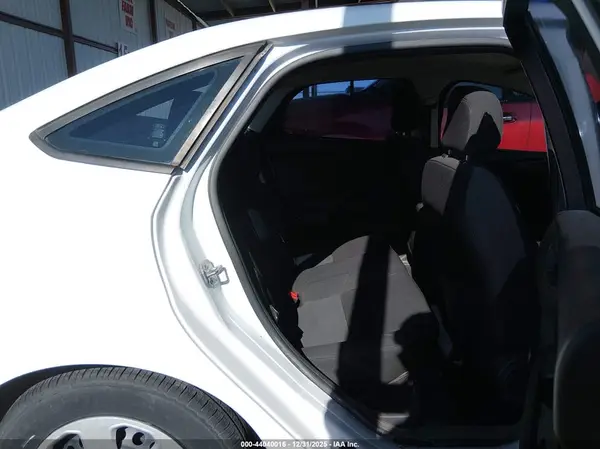 1FADP3E24HL324965 2017 FORD FOCUS - Image 8