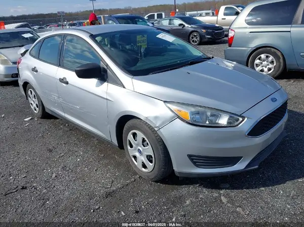 1FADP3E24HL338624 2017 FORD FOCUS - Image 1
