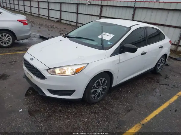 1FADP3E24JL205335 2018 FORD FOCUS - Image 2