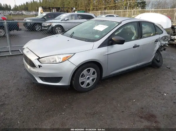 1FADP3E24JL260674 2018 FORD FOCUS - Image 2
