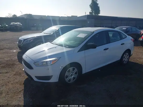1FADP3E24JL270685 2018 FORD FOCUS - Image 2