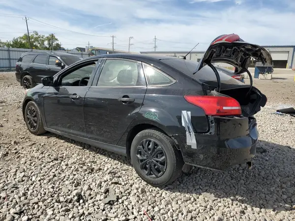 1FADP3E24JL300879 2018 FORD FOCUS - Image 2