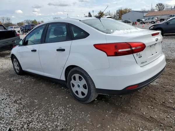 1FADP3E24JL303250 2018 FORD FOCUS - Image 2