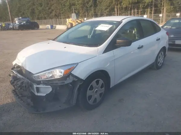 1FADP3E24JL304687 2018 FORD FOCUS - Image 2