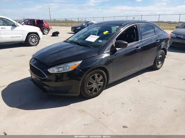 1FADP3E24JL330657 2018 FORD FOCUS - Image 2
