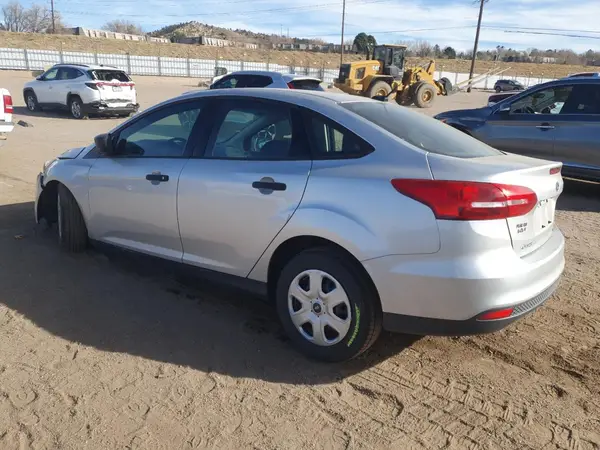 1FADP3E25GL327601 2016 FORD FOCUS - Image 2