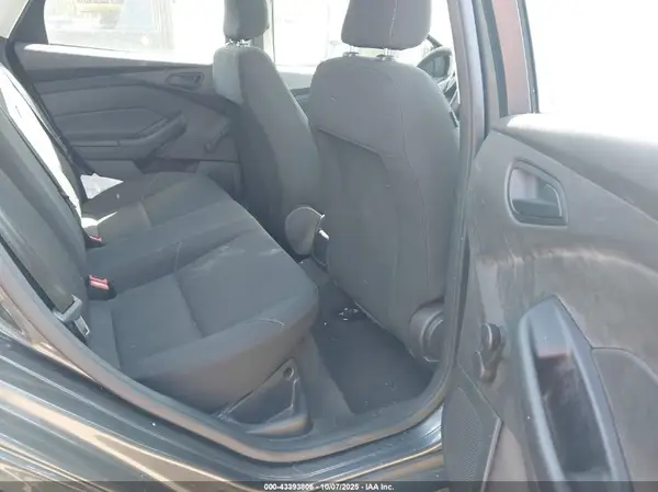 1FADP3E25HL208819 2017 FORD FOCUS - Image 8