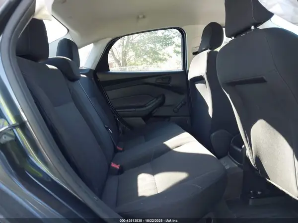 1FADP3E25HL262671 2017 FORD FOCUS - Image 8