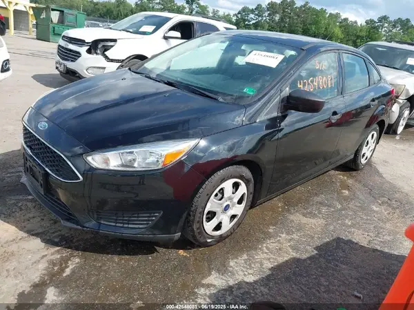 1FADP3E25HL307303 2017 FORD FOCUS - Image 2