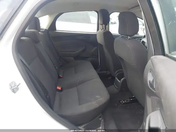 1FADP3E25HL322061 2017 FORD FOCUS - Image 8