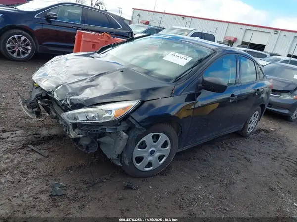 1FADP3E25JL203870 2018 FORD FOCUS - Image 2