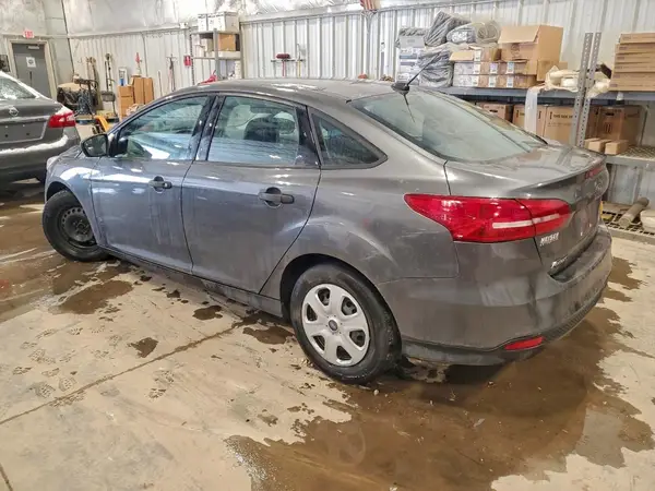 1FADP3E25JL215419 2018 FORD FOCUS - Image 2