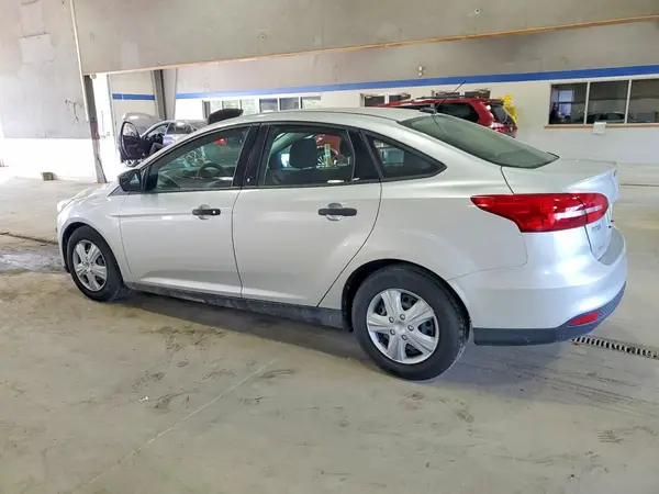 1FADP3E25JL275961 2018 FORD FOCUS - Image 2