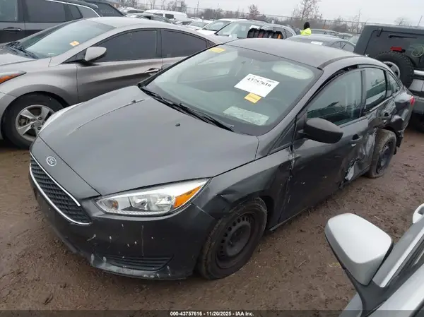 1FADP3E25JL301376 2018 FORD FOCUS - Image 2