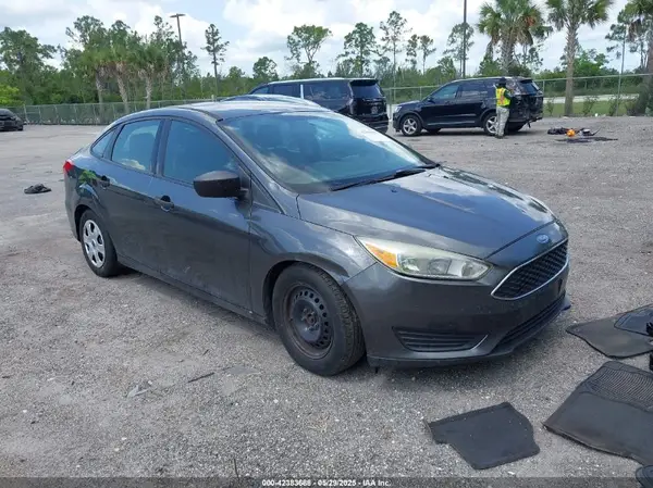 1FADP3E26GL376838 2016 FORD FOCUS - Image 1