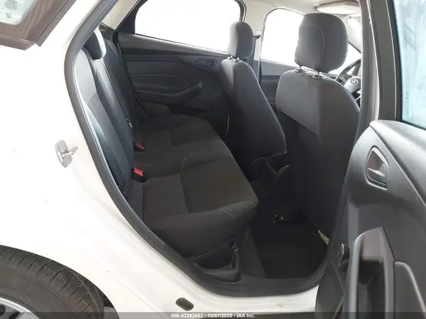 1FADP3E26HL215357 2017 FORD FOCUS - Image 8
