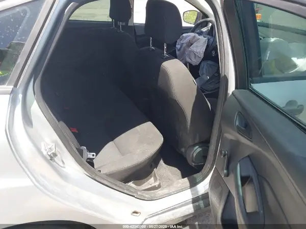 1FADP3E26HL235737 2017 FORD FOCUS - Image 8