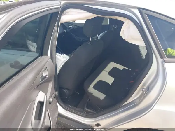 1FADP3E26HL338253 2017 FORD FOCUS - Image 8