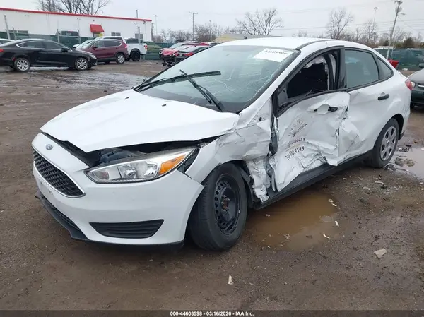 1FADP3E26JL210116 2018 FORD FOCUS - Image 2