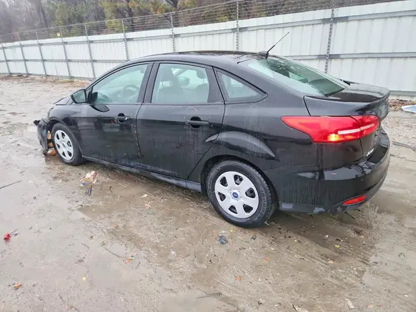 1FADP3E26JL226963 2018 FORD FOCUS - Image 2