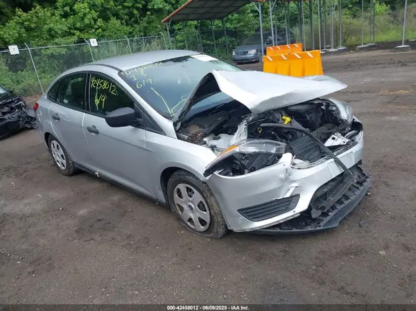1FADP3E26JL227403 2018 FORD FOCUS - Image 1