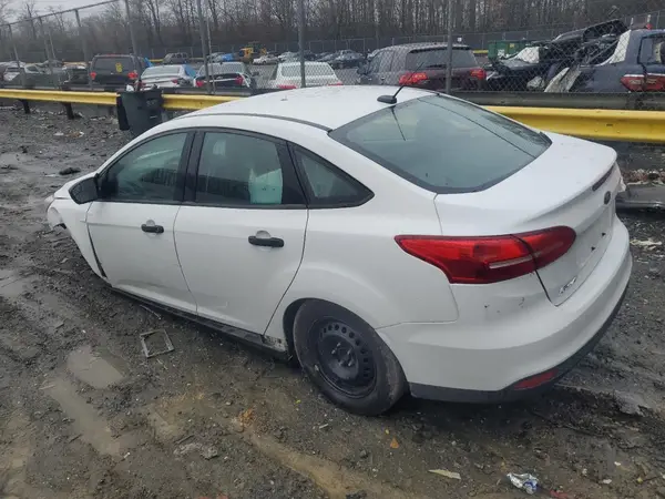 1FADP3E26JL266329 2018 FORD FOCUS - Image 2