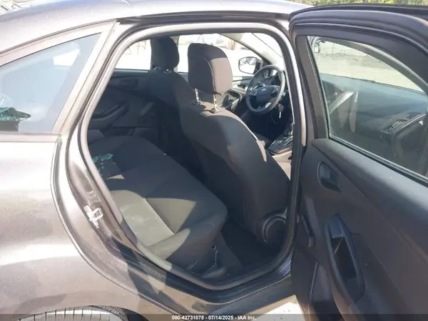 1FADP3E26JL266668 2018 FORD FOCUS - Image 8