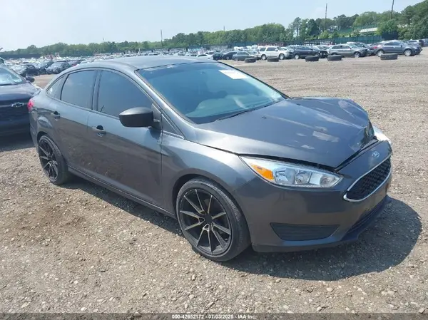 1FADP3E26JL275788 2018 FORD FOCUS - Image 1