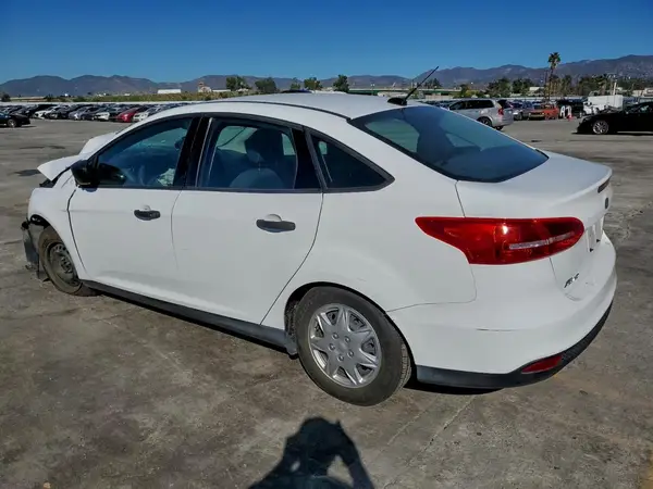 1FADP3E27GL238662 2016 FORD FOCUS - Image 2