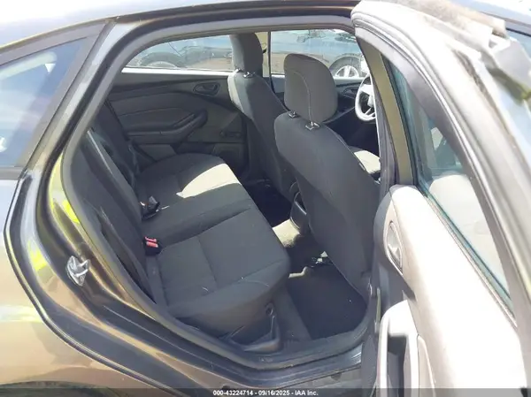 1FADP3E27GL257647 2016 FORD FOCUS - Image 8